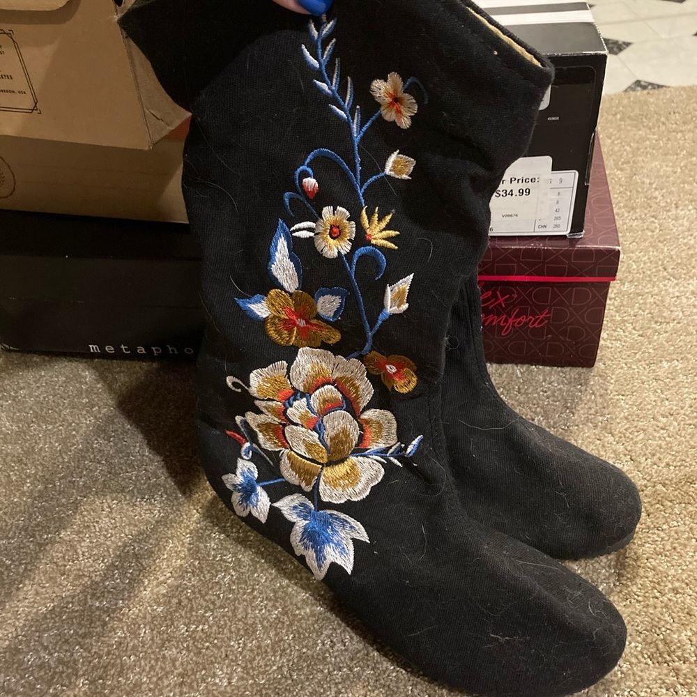 Flower boots